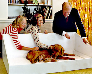Susan Ford with her parents and First Dog Liberty who gave birth to pups in the White House.