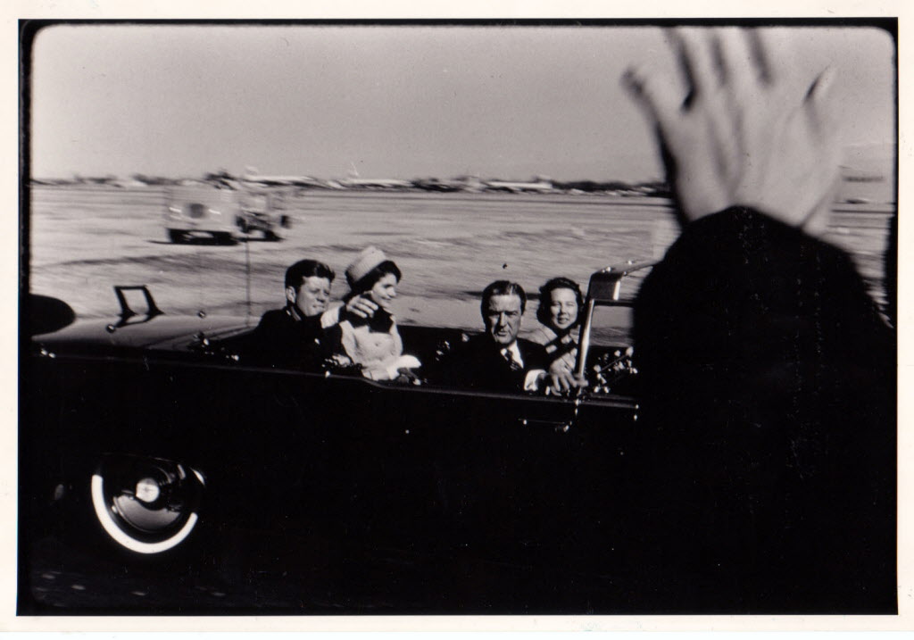 The motorcade leaves Love Field. (Dallashistory.org)