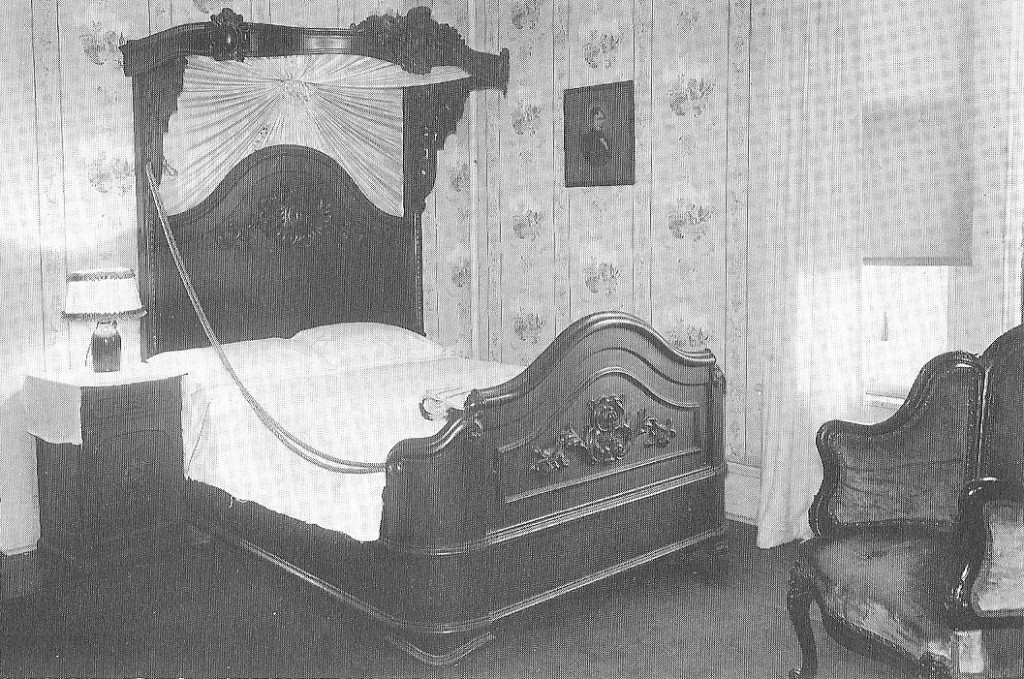 Franklin Pierce's bed, where he died, and which was destroyed in a late 20th century fire. Franklin Pierce's bed, where he died, and which was destroyed in a late 20th century fire.