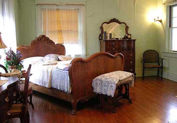 The bed used by William Howard Taft to rest his weary bones during a 1912 re-election campaign stop in the Coffeyville, Kansas home of the Brown family. The bed used by William Howard Taft to rest his weary bones during a 1912 re-election campaign stop in the Coffeyville, Kansas home of the Brown family.