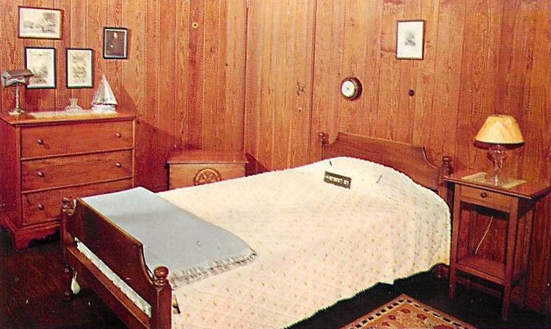 The bed in which Franklin D. Roosevelt died while President, at his Warm Springs, Georgia cottage. The bed in which Franklin D. Roosevelt died while President, at his Warm Springs, Georgia cottage.