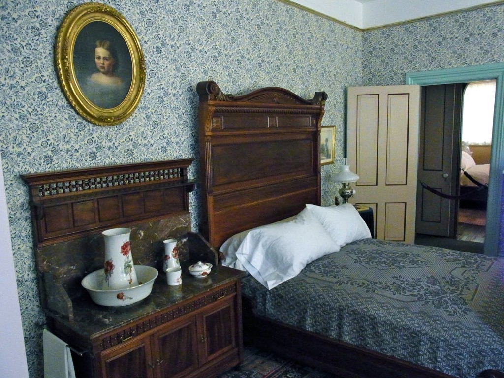 In their Ohio farmhouse, James Garfield slept with his wife in a second floor bedroom, which was warmer in winter.... In their Ohio farmhouse, James Garfield slept with his wife in a second floor bedroom, which was warmer in winter....