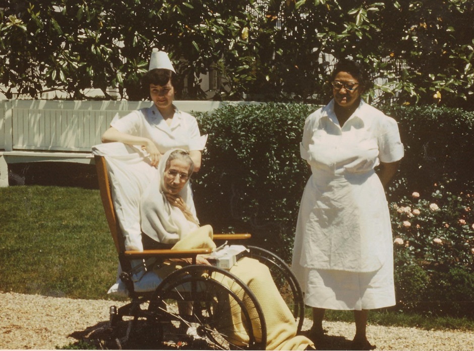 Bess Truman's mother Madge Wallace with her nurses on the White House South Lawn. 001