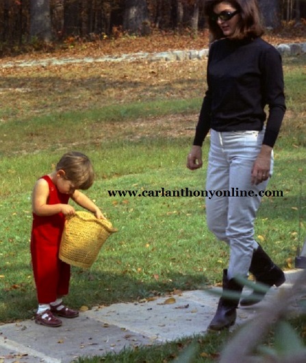 Jackie and John Kennedy at the Virginia weekend home she built, October 27, 1963. Jackie and John Kennedy at the Virginia weekend home she built, October 27, 1963.