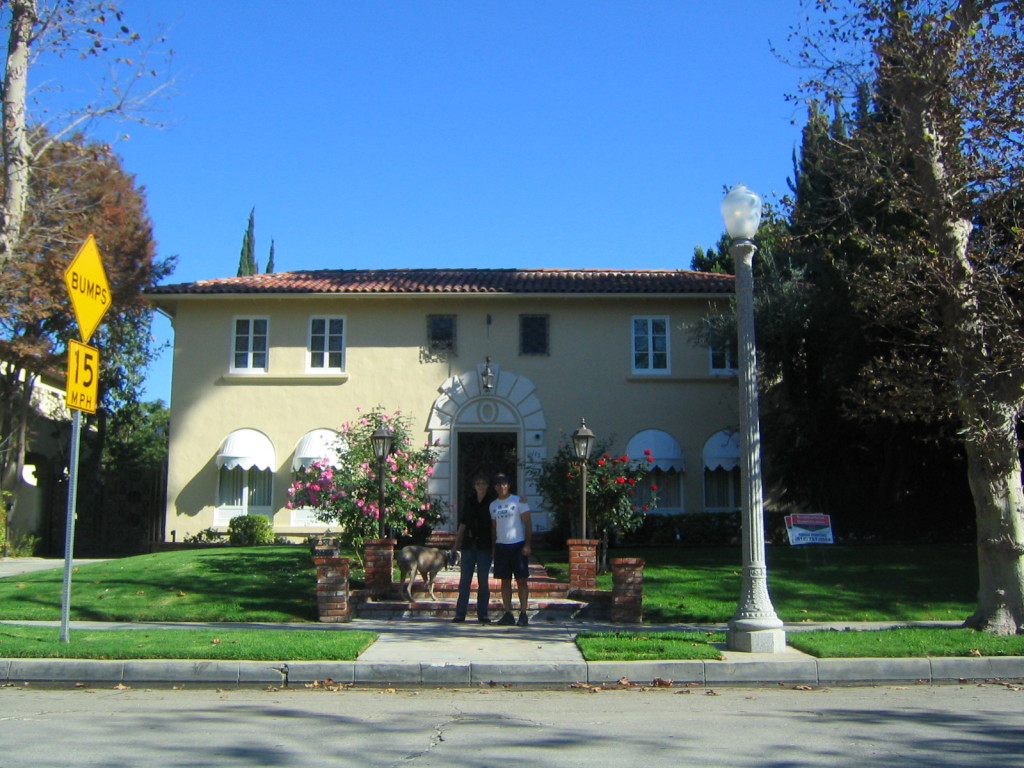Bright Victory: Ellen completes her pilgrimage to the Whatever Happened to Baby Jane? house in Hollywood.