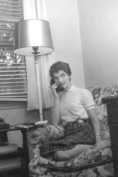 Since most of her dinner guests were local friends and family members, Jackie Kennedy informally phoned to invite them, rather than send any formal invitations.