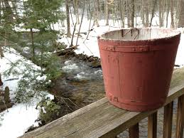 Ye old sap bucket.